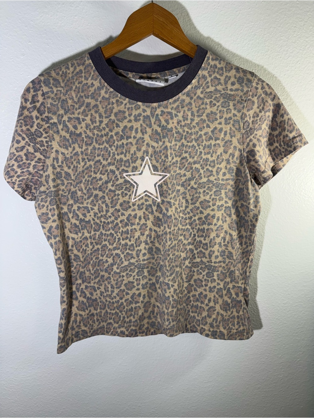 Y2K Cheetah Leopard Print Short Sleeve Tee with Star Accent - Beige